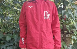 Veste brodée (65 euros)